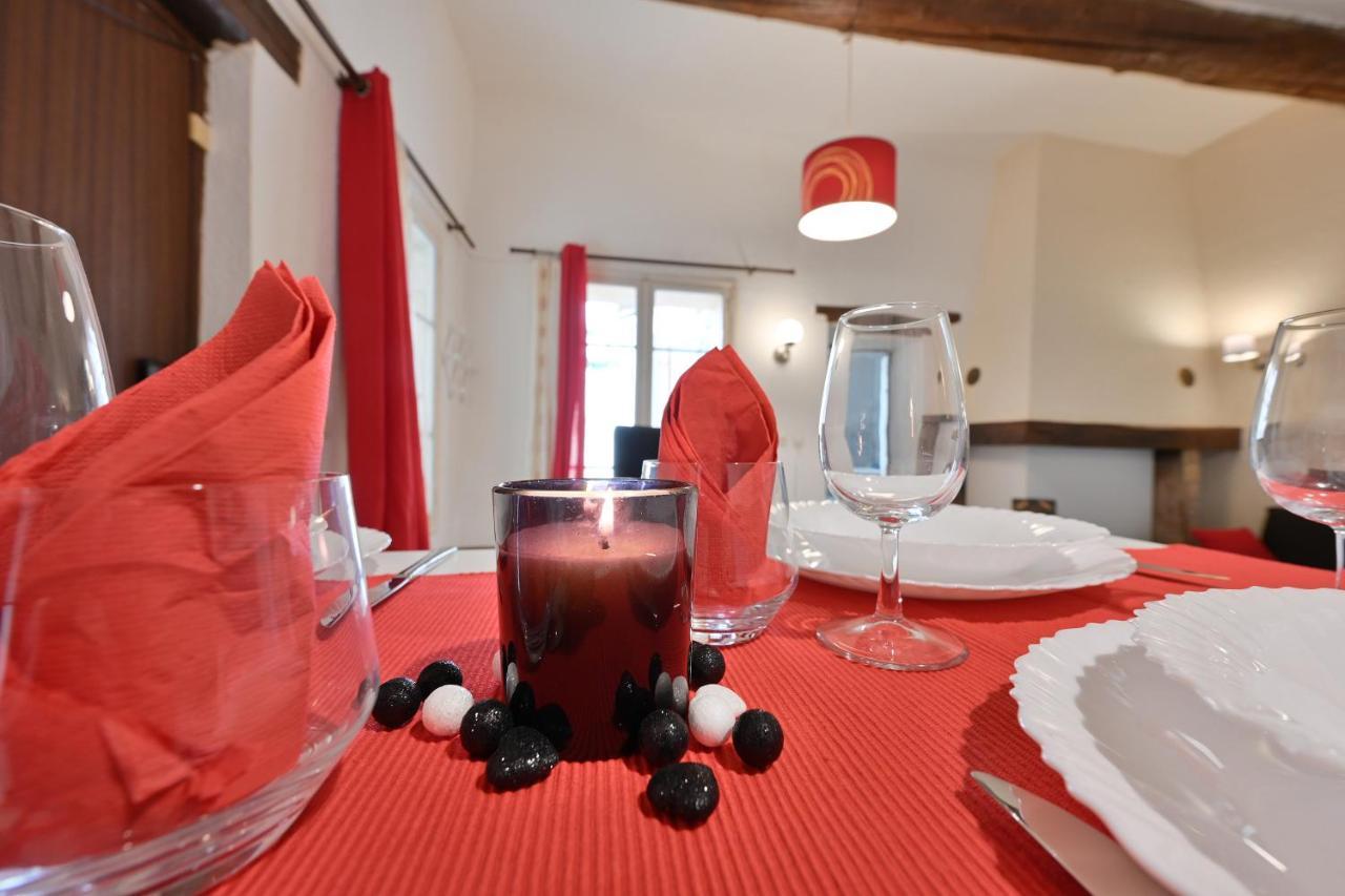 Appartement Au Calme En Plein Centre-Ville นีมส์ ภายนอก รูปภาพ