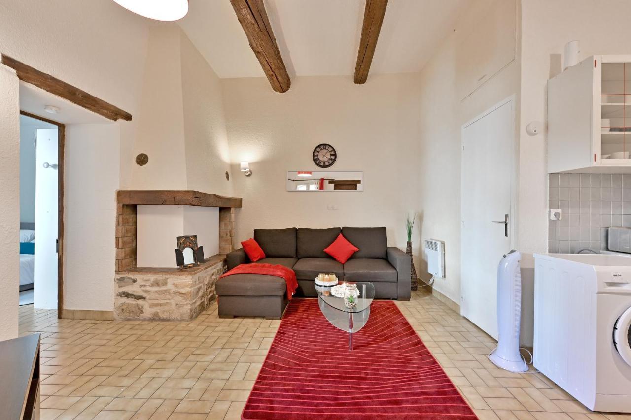 Appartement Au Calme En Plein Centre-Ville นีมส์ ภายนอก รูปภาพ